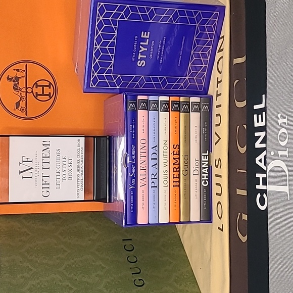 LITTLE BOOK OF STYLE BOXSET CHANEL,DIOR,GUCCI,HERMES,VUITTON,PRADA,VALENTENO,YSL - Picture 5 of 13
